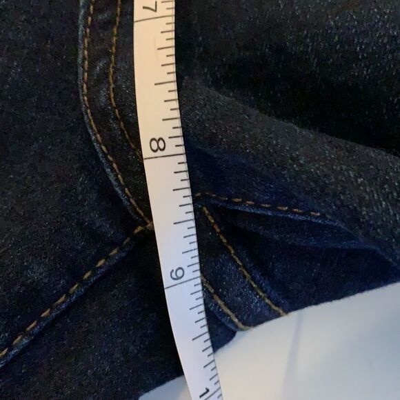 KUT from the Kloth dark denim skinny jeans. Five pockets light whiskering. - Picture 10 of 14